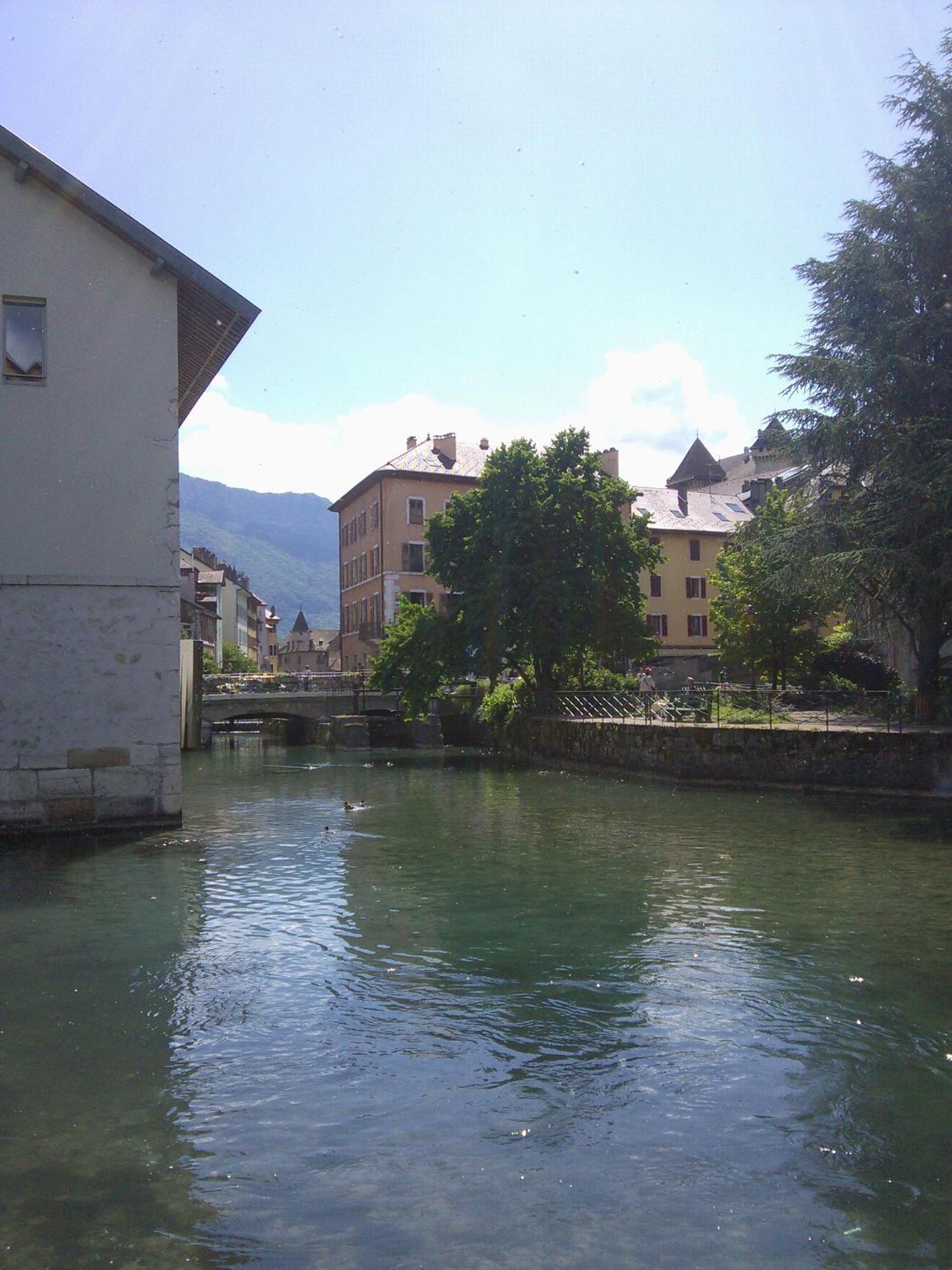 Au Calme En Vieille Ville - Proche Lac - Ambiance Esprit Brocante Annecy Exterior photo